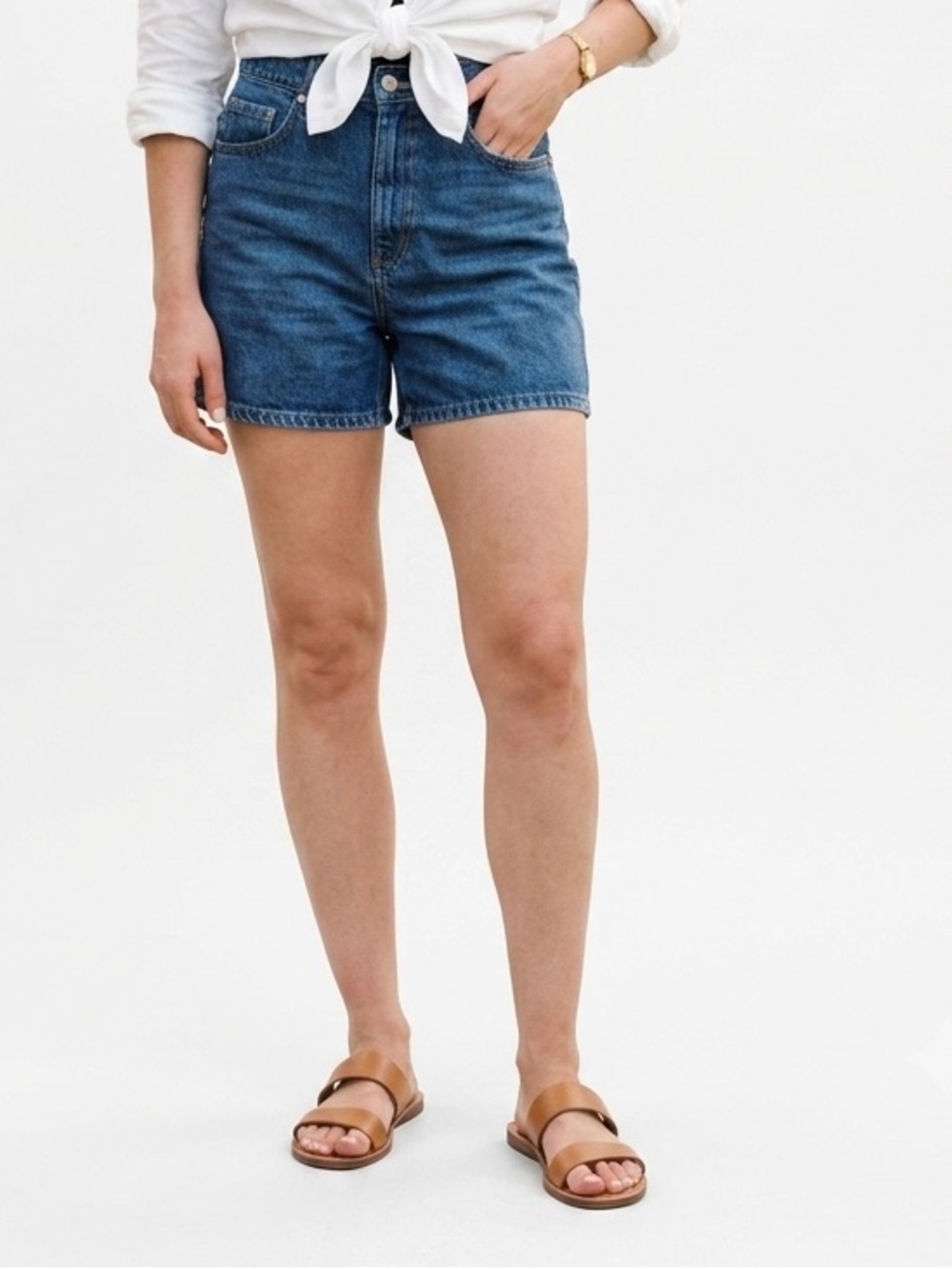 Levi's Cinch Classic High-Waist Dark Wash Denim Shorts. Size 25